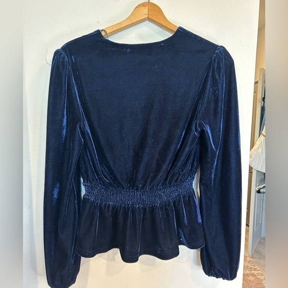 MINKPINK Navy Blue Velvet Long Sleeve Blouse M NWT | Smocked Waist Peplum Top - Picture 2 of 6